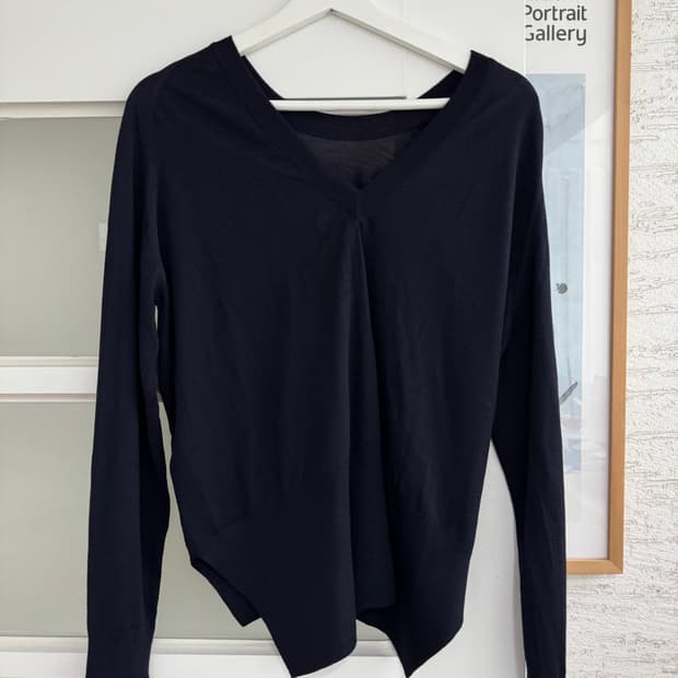 [BOONTHESHESHOP] 분더샵 브이넥 긴팔 티셔츠 S