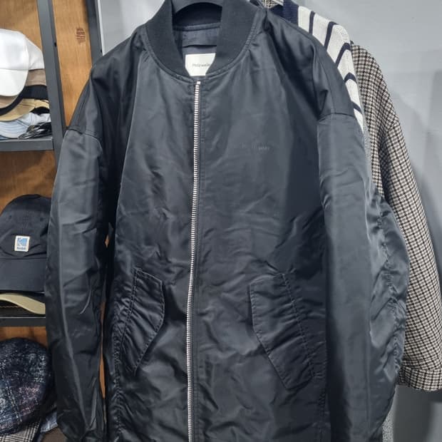 여성용)) 홀츠베일러 over fit 검정색 봄버  안감 덕다운패딩