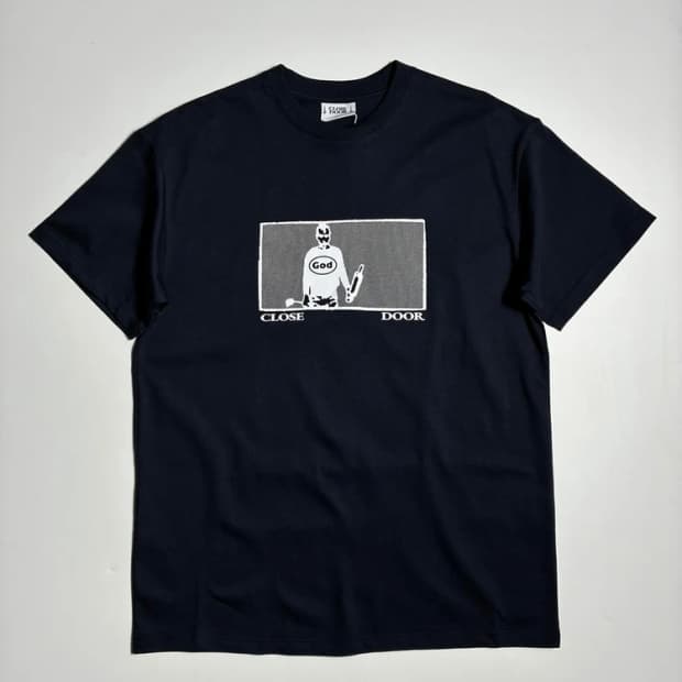 클로즈도어 25FW GOD 그래픽 블랙 반팔 티셔츠 R3420