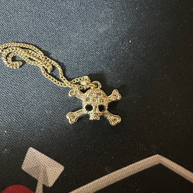 비비안웨스트우드 해골 목걸이 (스컬 앤 본)