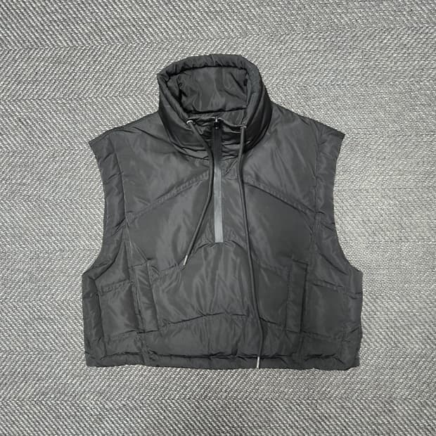 마이네임이즈 mynameis 블랙 반집업 다운패딩 조끼