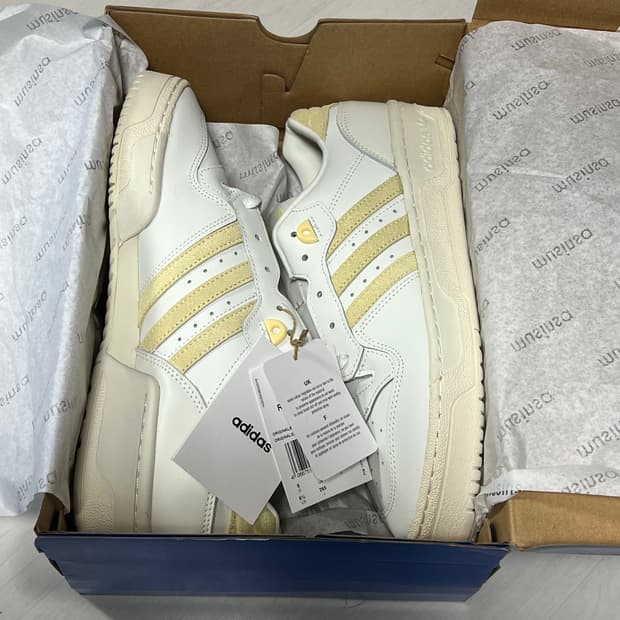 새상품[265] 아디다스 라이벌리 로우 화이트