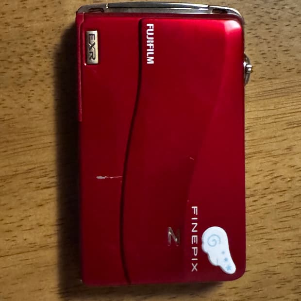 Fujiflim finepix z700exr red