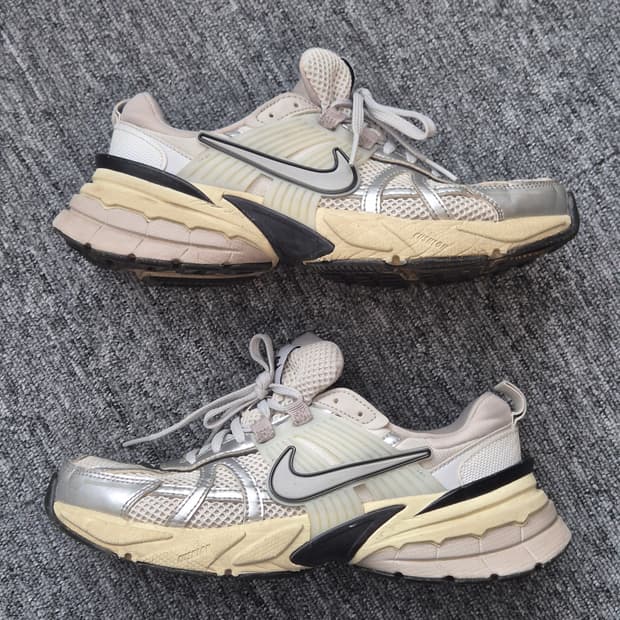 나이키 V2K 런 퓨어