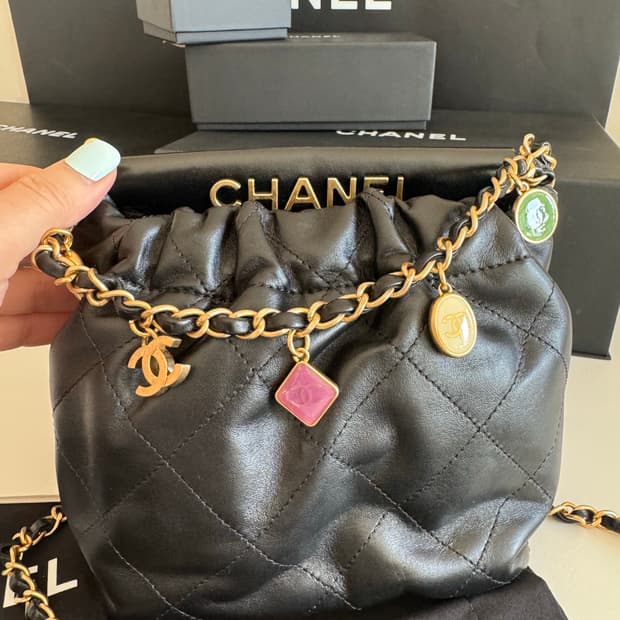 샤넬 22 미니백 