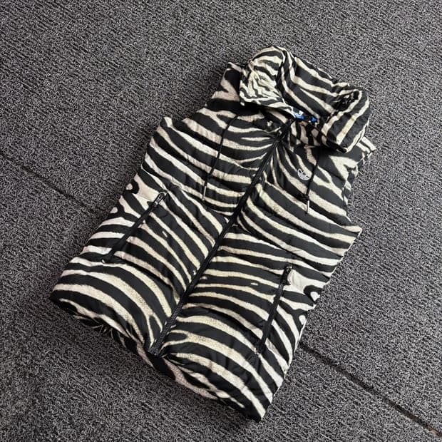 아디다스 지브라 패턴 트레포일 패딩 조끼 2898