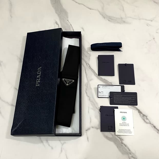 거의새것 프라다 리나일론 삼각로고 개버딘 넥타이 블랙 150size