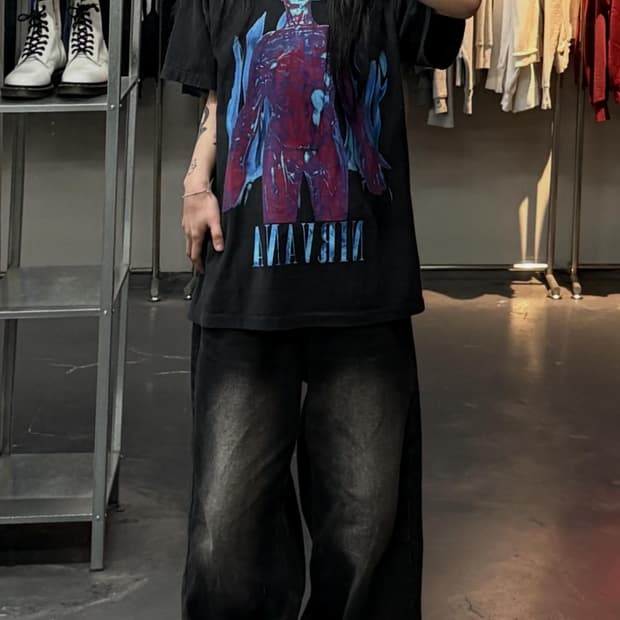 빈티지 너바나 네온 그래픽 블랙 반팔 A3766