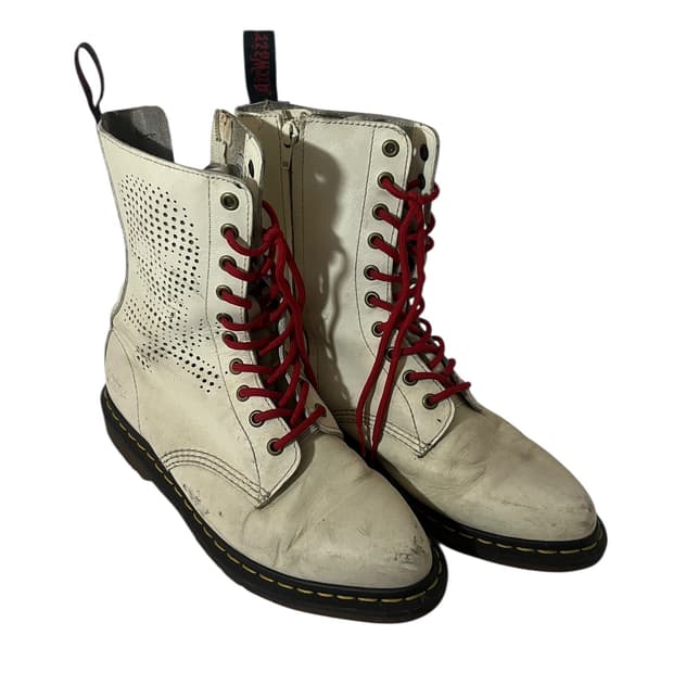 닥터마틴 레드탭 10홀 화이트 부츠 255 