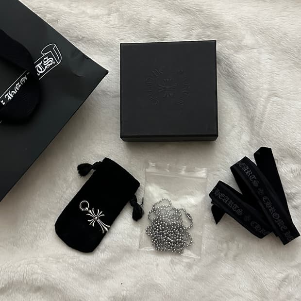 크롬하츠 타이니 크로스 참