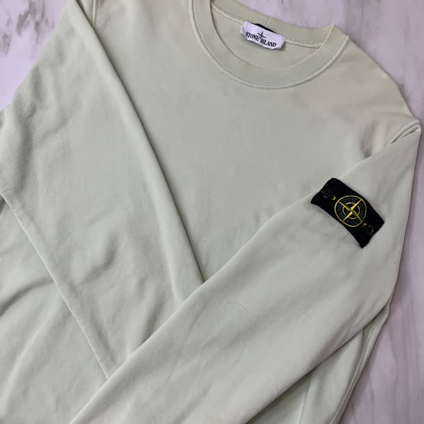 스톤아일랜드 맨투맨 연두색 스웨트셔츠 Xl사이즈 S급