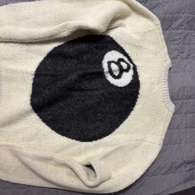 스투시 8볼 니트
