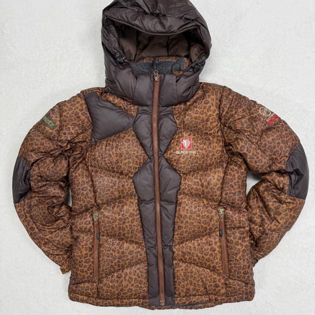 블랙야크 레오파드 구스다운