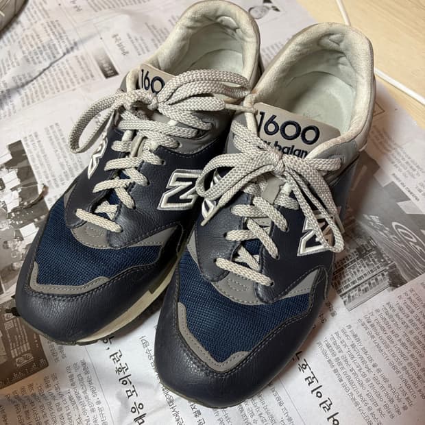 뉴발란스 1600 네이비 285