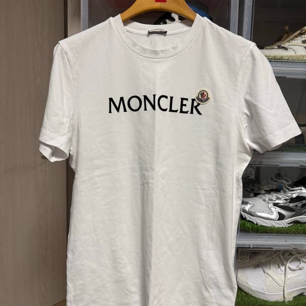 상태좋음 몽클레어 반팔 M사이즈