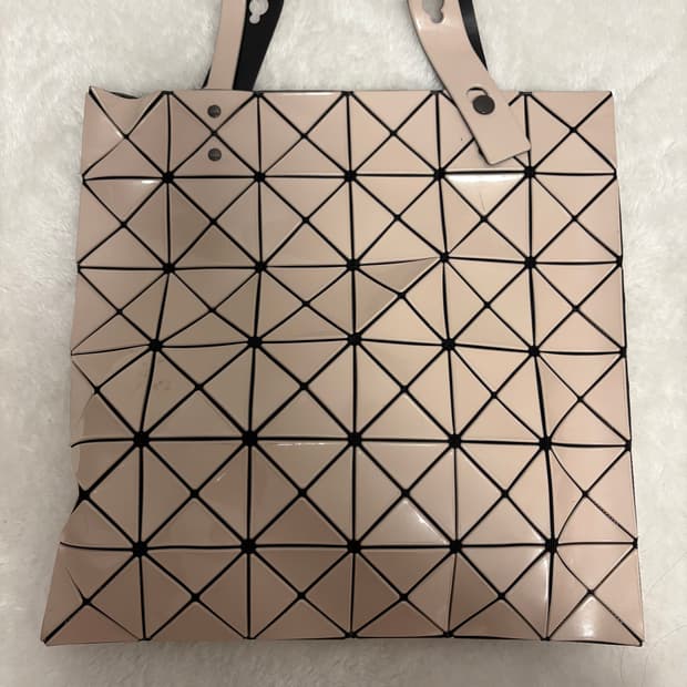 바오바오 루센트 토트백 베이지