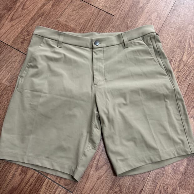 룰루레몬 abc클래식 숏츠 남자 반바지 팝니다