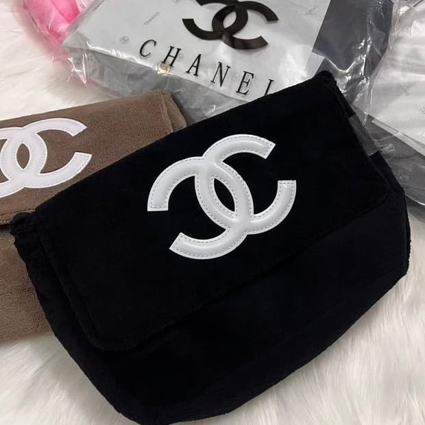 샤넬 프리시젼 크로스백 