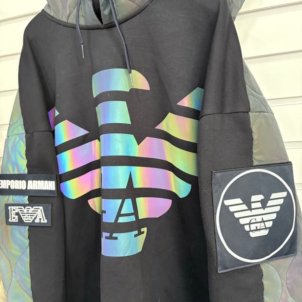 엠포리오 아르마니 블랙 리플렉티브 후드 패딩 105-110