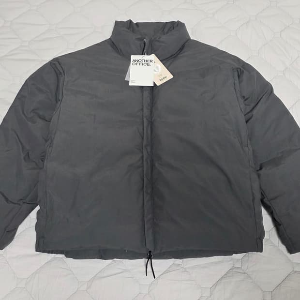 어나더오피스 스노우맨 다운패딩 그라파이트 01