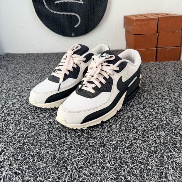 나이키 에어맥스 90 화이트 블랙 265mm