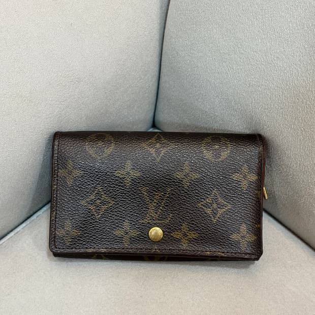 루이비통 모노그램 지갑 