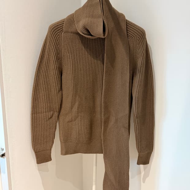 [S] 디올 23fw 런웨이 캐시미어 머플러 디테일 니트