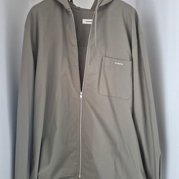 산드로 카키 바람막이