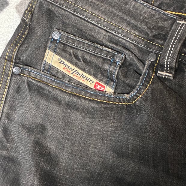 디젤 흑청 데님 (W30 / L30)