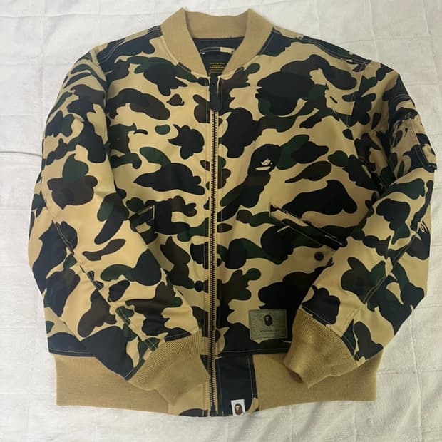 베이프 샤크 항공점퍼