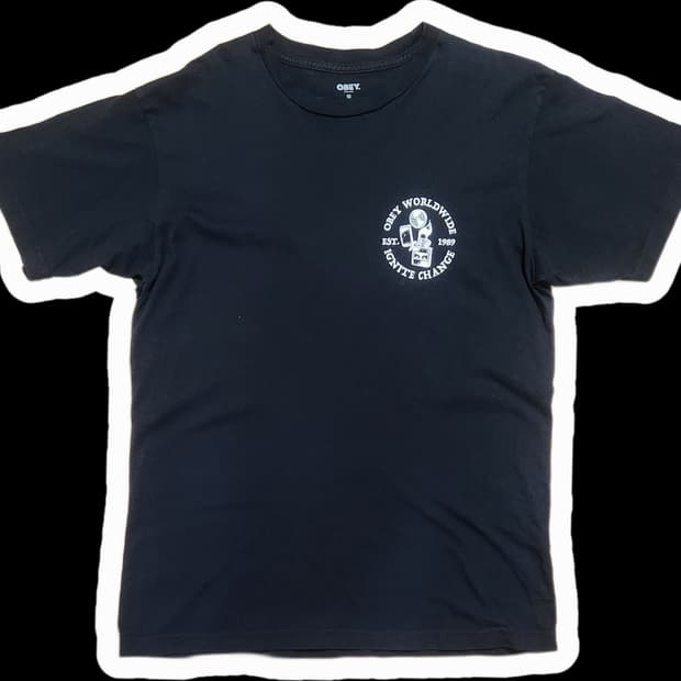 오베이 반팔 티셔츠