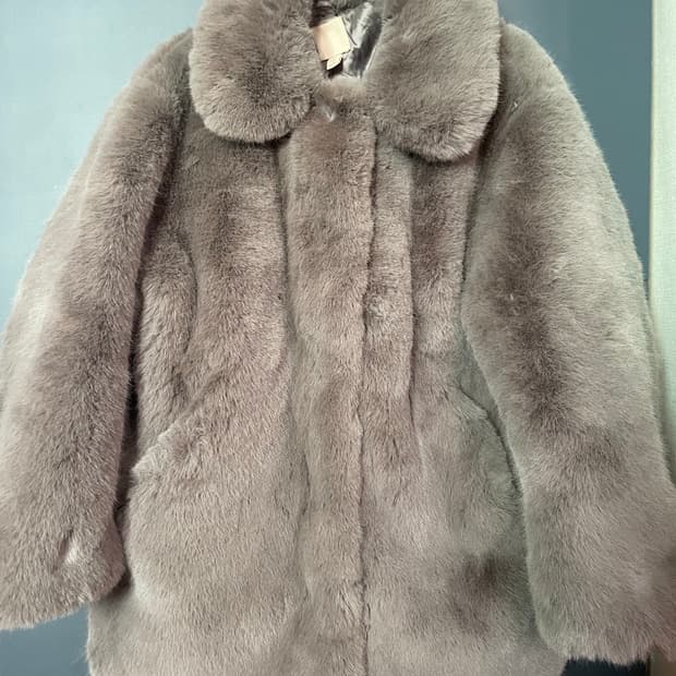 H&M 비건퍼 페이크퍼 그레이 갸루 러블리 하프코트