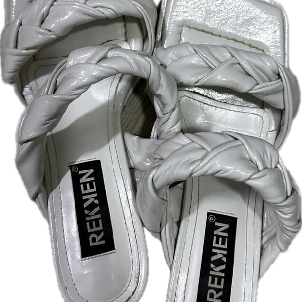 REKKEN 렉켄스트랩 샌들 구두