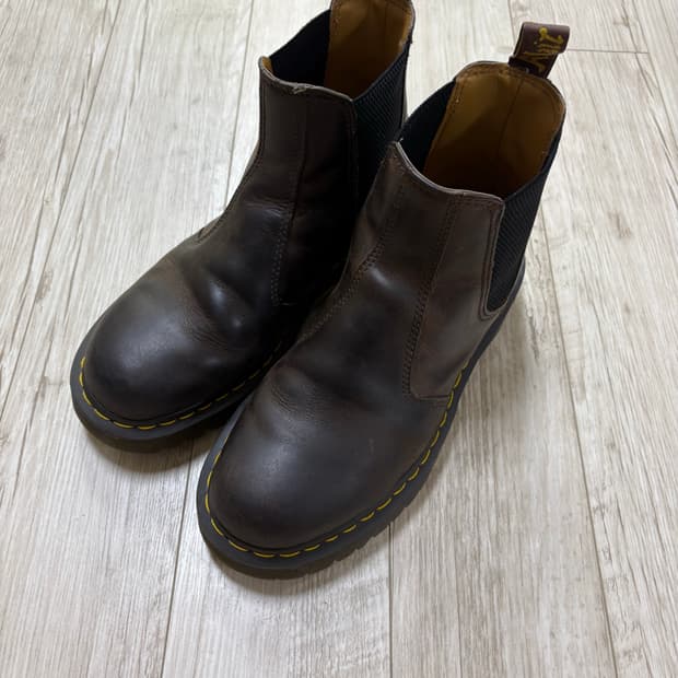 닥터마틴 2976 크레이지홀스 280