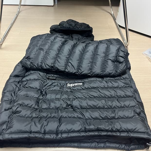 슈프림 마이크로 다운 블랙 23fw m사이즈