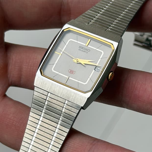 SEIKO quartz 5 square