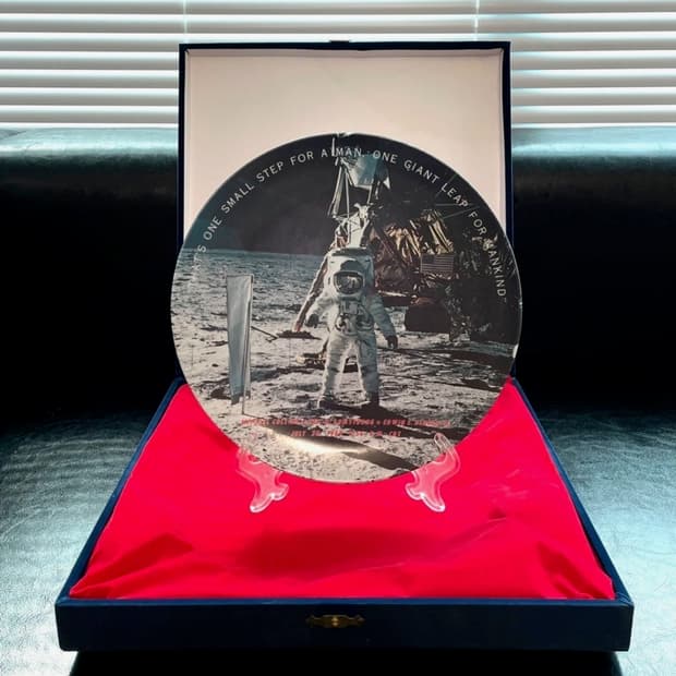 NASA 아폴로 11호 25주년 기념 접시