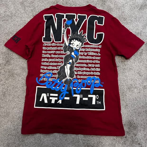 베티붑 버건디 로고 백프린팅 반팔티M