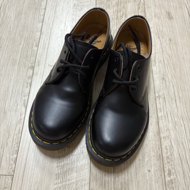 닥터마틴 1461 3홀 스무스 250