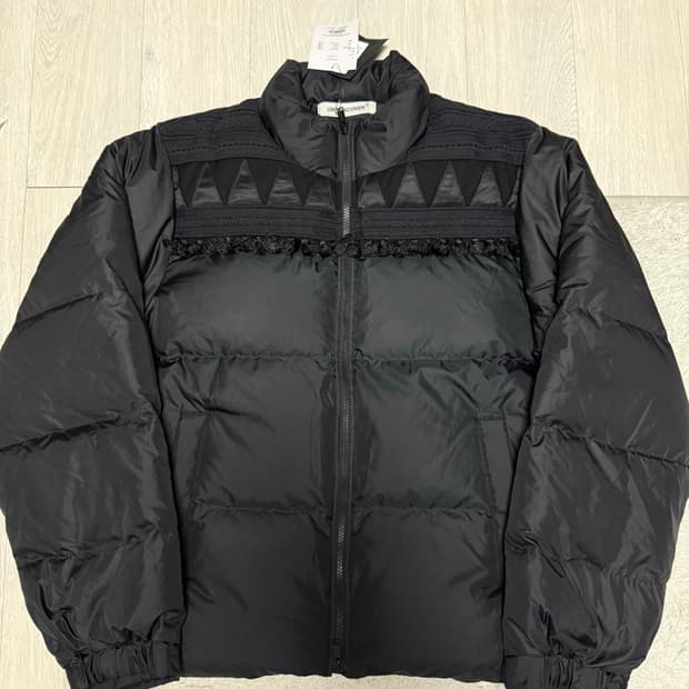 (4) 언더커버 23aw Tribal Motif 스캡 다운패딩
