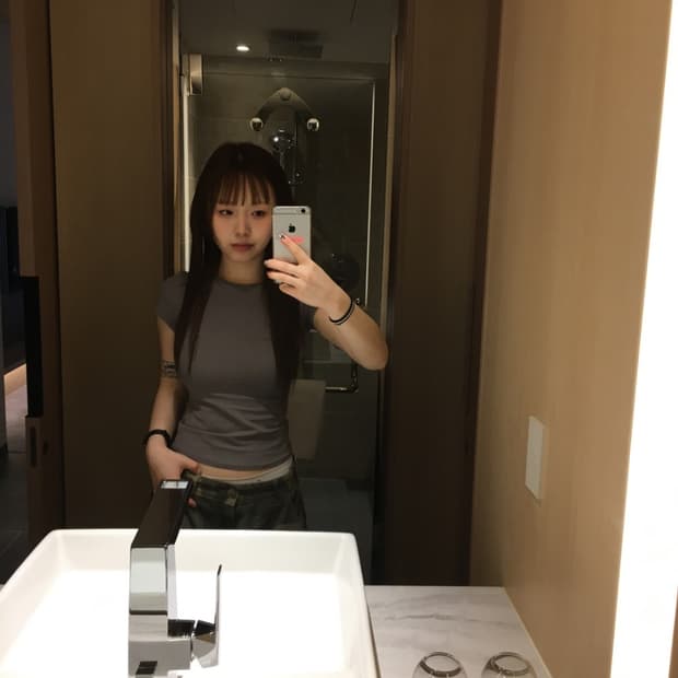 아워캐비넷 반팔티 (차콜)