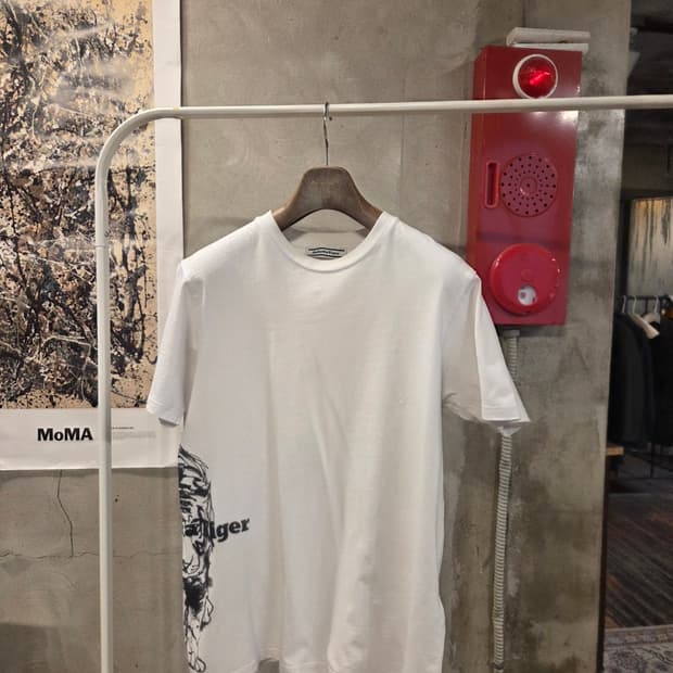 오니츠카 타이거 티셔츠