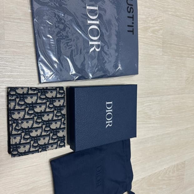디올 오블리크 반지갑 새상품 급