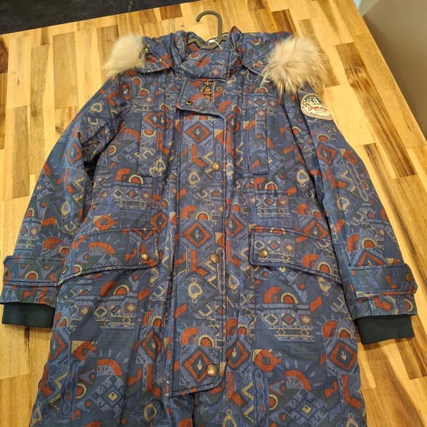 (마지막특가) 써스데이아일랜드 패턴 후드퍼 패딩 코트s