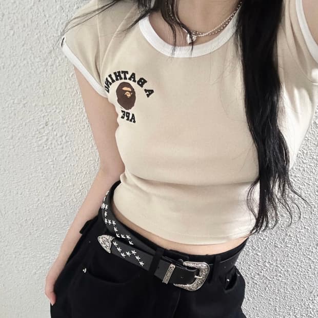 베이프 컬리지 크롭 티셔츠 아이보리