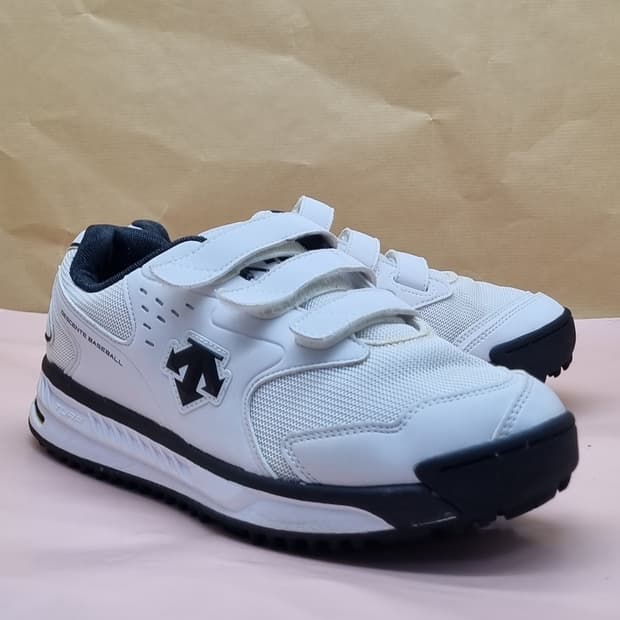 데상트 코치로 인조잔디화260