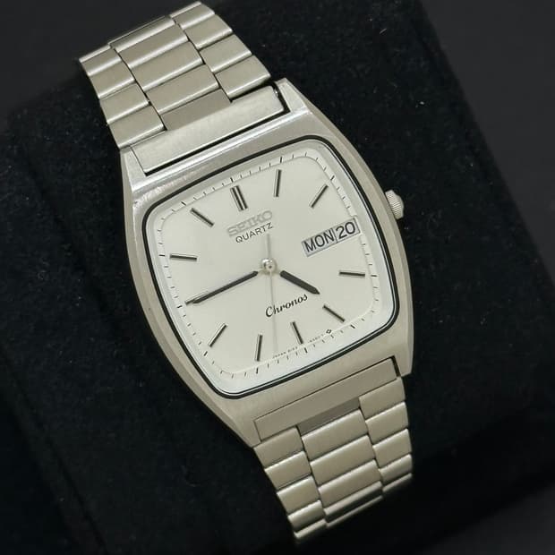 세이코 크로노스 데이데이트 쿼츠 시계