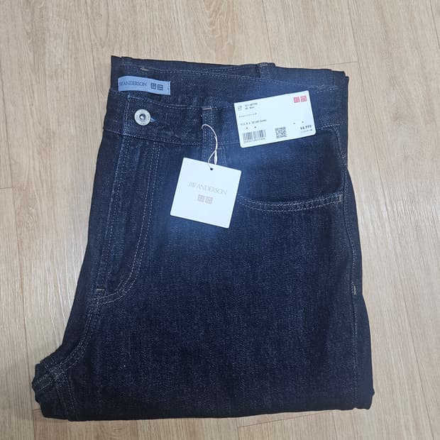 유니클로 JW앤더슨 스트레이트진 68블루