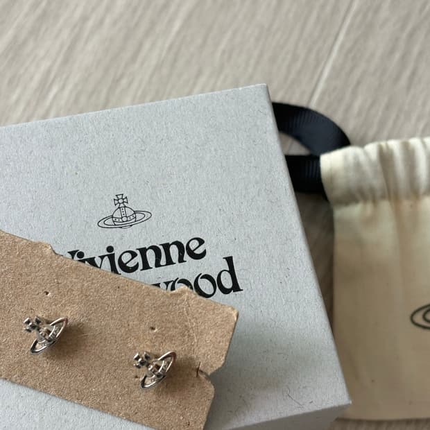 비비안웨스트 우드 귀걸이