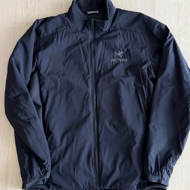 아크테릭스 아톰 LT 자켓 L 사이즈  상태 8.8/10  사진찍고 절대